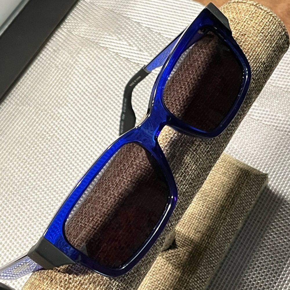 McQ by ALEXANDER MCQUEEN NIB AUTHENTIC BRIGHT BLUE STYLE SUNGLASSES